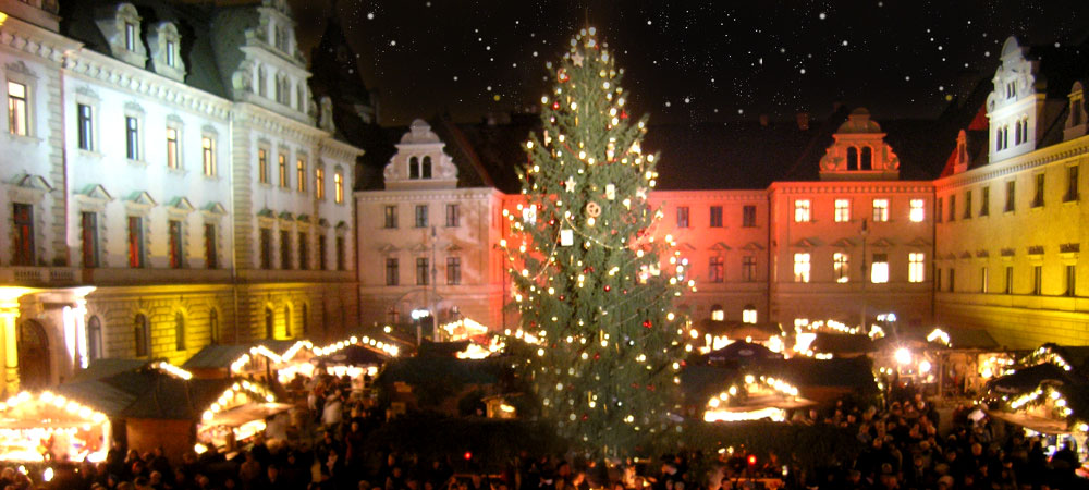 Romantischer Weihnachtsmarkt Auf Schloss Thurn Und Taxis ...